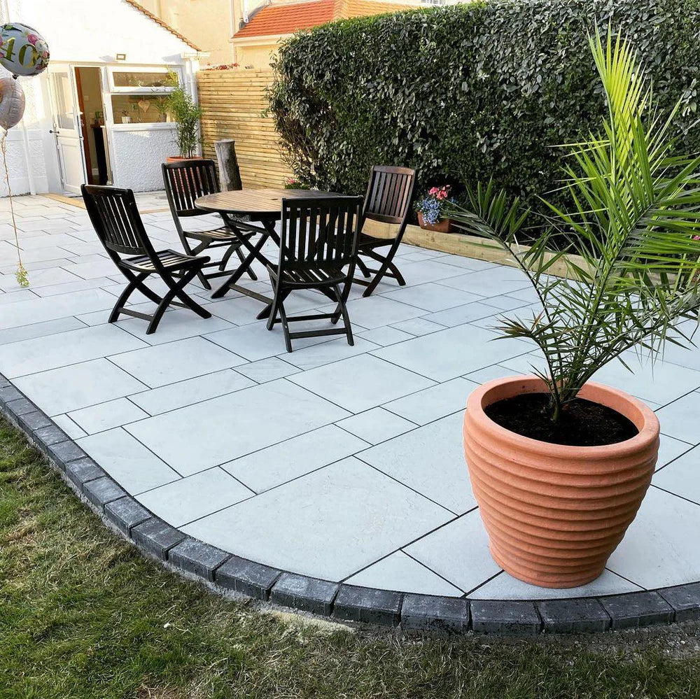 Kandla Grey Sawn and Honed - Indian Sandstone Paving Slabs – Mixed Patio Kit – 20mm