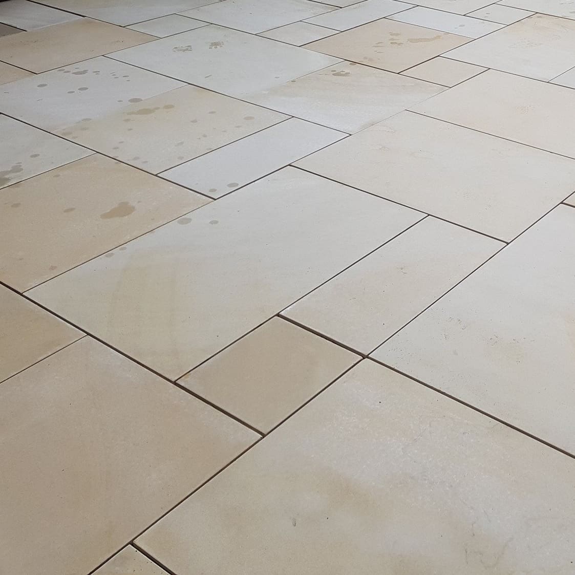 Fossil Mint Sawn and Honed - Indian Sandstone Paving Slabs – Mixed Patio Kit – 20mm