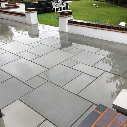 Kandla Grey Sawn and Honed - Indian Sandstone Paving Slabs – Mixed Patio Kit – 20mm