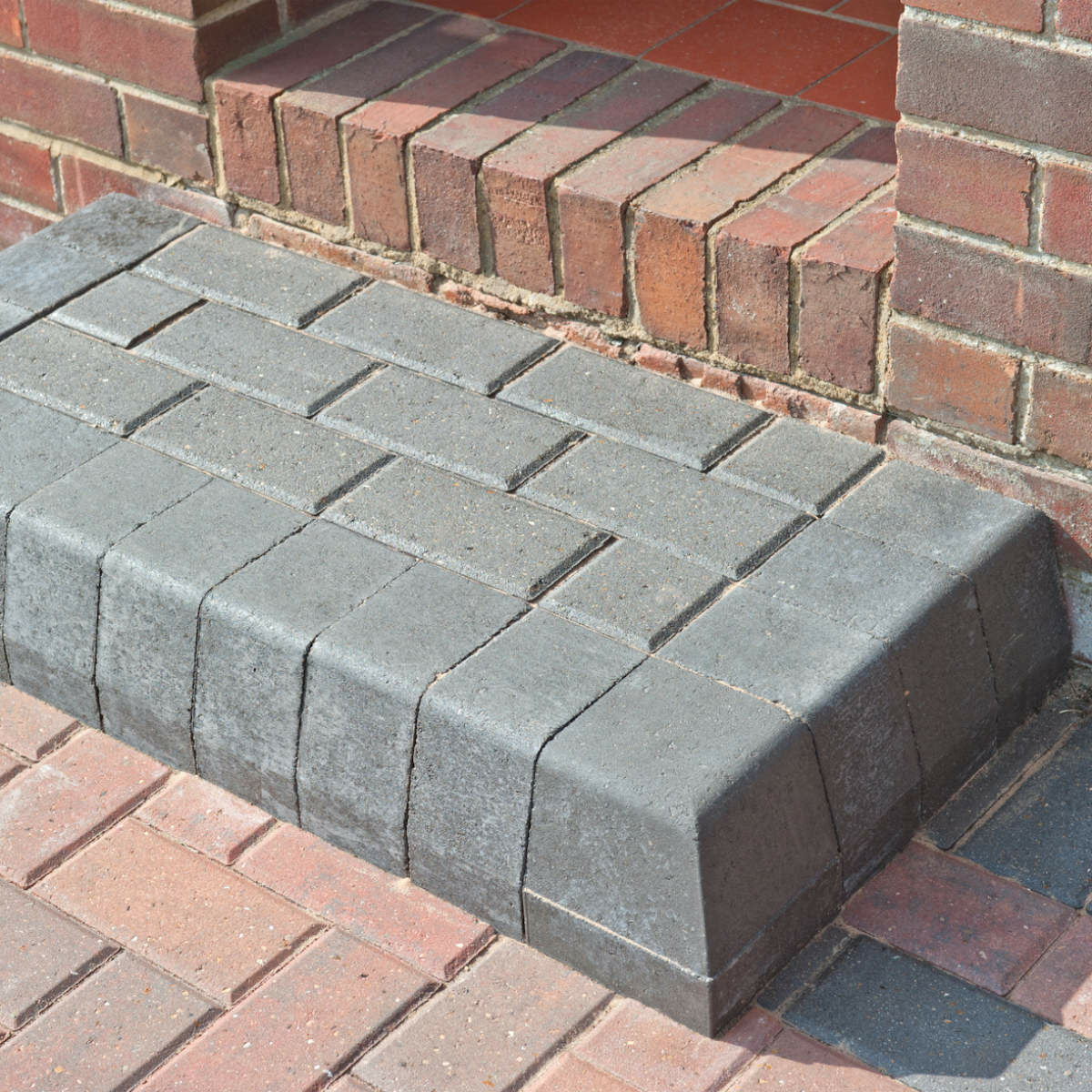 Brett Block High Kerbs Charcoal 200mm H x 150mm D x 100mm W
